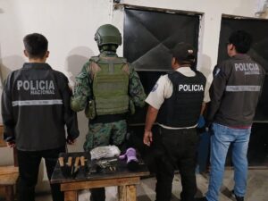 Operaciones militares tipo CAMEX, realizando la ronda respectiva al perímetro del CRS. Nro. 2 Jipijapa