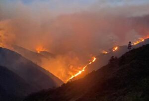Ocho helicópteros para mitigar incendios en Loja y Azuay