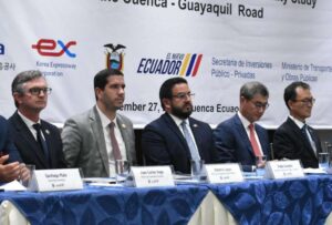 Se contrataron estudios para la nueva vía Cuenca-Guayaquil