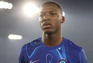 Moisés Caicedo gana el mejor gol de noviembre en el Chelsea