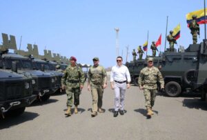 El Gobierno Nacional entregó más de 100 vehículos especiales para militares