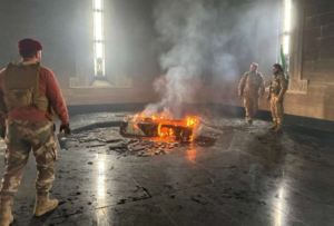 Rebeldes sirios queman mausoleo de padre de Bashar Al Assad