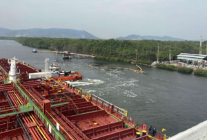 Petroecuador importa diésel y gasolina para actividades económicas y productivas