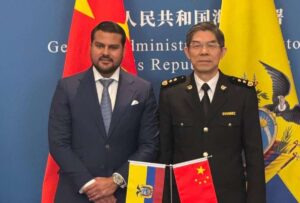 Ecuador y China firman acuerdos de reconocimiento mutuo