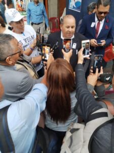 PEPE PEÑA Y JÉSSICA BENITES PRESIDIRÁN EL COLEGIO DE PERIODISTAS DEL GUAYAS.