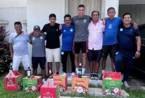 Fernando León, Kenny Arroyo y Willian Pacho se contagiaron del espíritu navideño