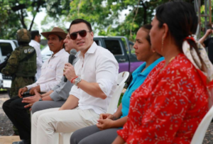 Gobierno Nacional entrega asistencia técnica, títulos de propiedad y unidades móviles a agricultores