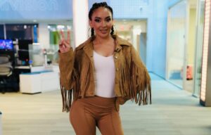 La cantante venezolana Kitty Soucre presenta su nuevo sencillo “No Te Lo Tomes Personal”