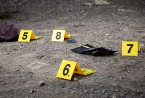 Ocho años de internamiento para adolescente por crimen de tres personas