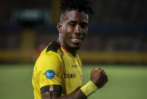 Adonis Preciado fue presentado en el Querétaro de México