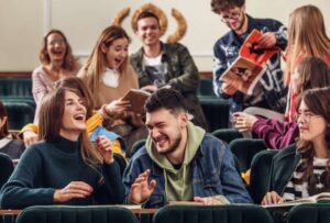 Abierta la convocatoria de becas de Fundación Carolina