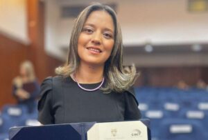 Asambleísta Fernanda Robles es expulsada de ADN