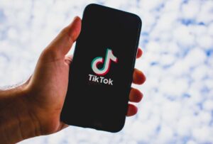 “Influencers” empiezan a despedirse de Tik Tok en Estados Unidos