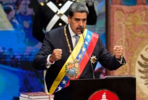 Venezuela se prepara para “lucha armada”, dice Maduro