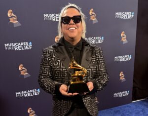 Roger Argenis conquista su primer Grammy Americano junto a Lucky Díaz And The Family Jam Band