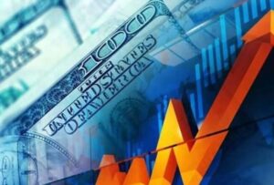 Ecuador: Riesgo país cae a 903 puntos