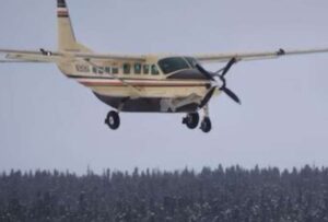 Buscan avión desaparecido con 10 pasajeros en Alaska