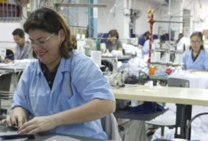 Gobierno paga USD 42.7 millones a proveedores del sector social