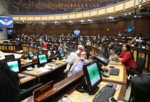 Correísmo falla en su intento de controlar la comisión para tratar enmienda sobre el dólar como moneda oficial