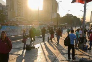 Venezuela reduce jornada laboral estatal por crisis energética