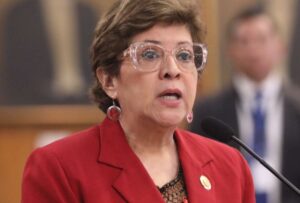 Ministra de Trabajo presentó demanda de inconstitucionalidad sobre el desahucio por retiro voluntario