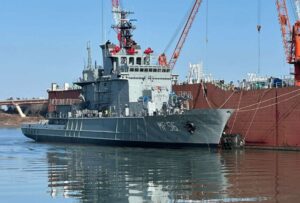 Corea del Sur concretó la entrega de un nuevo buque a la Armada