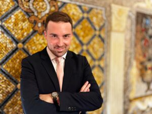 Nicola Liguori es reconocido en Miami con el Premio “Oscar Dei Porti” por su labor como puente cultural y empresarial entre EE.UU. e Italia