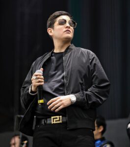 Aldo Trujillo prende a los fans en el festival “Besame Mucho 2025”