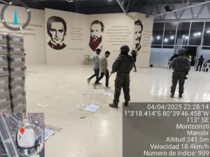 MILITARES CUSTODIAN LA LLEGADA DEL MATERIAL ELECTORAL