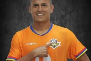 Libertad demanda por USD 214 mil a Milton Bolaños, quien está suspendido por amaños