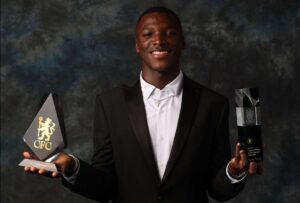 Moisés Caicedo, doblemente galardonado como el Mejor Jugador del Año en el Chelsea