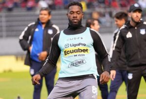 Emelec: Lo que se dijo en el VAR para la expulsión de Joao Quiñónez ante El Nacional