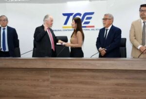 Ivonne Coloma y Ángel Torres son reelegidos como autoridades del TCE