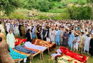 Más de 170 muertos por lluvias en Pakistán y 5 más al estrellarse helicóptero de rescate