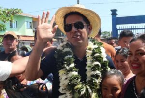Una turba apedrea al candidato Andrónico Rodríguez tras emitir su voto en Bolivia
