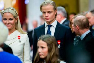 La Fiscalía noruega acusa al hijo de la princesa Mette-Marit de cuatro violaciones