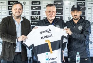Ever Hugo Almeida asume por quinta vez la dirección técnica de Olimpia