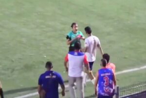 Jugador agredió a la árbitra Vanessa Ceballos tras ser expulsado en Colombia