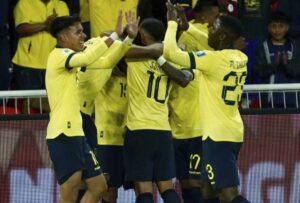 Ecuador tiene lista su alineación para jugar con Paraguay