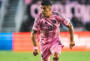 Luis Suárez ya tiene sanciones por escupir a un rival