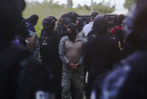 Juez llama a juicio a 17 militares por el caso Las Malvinas