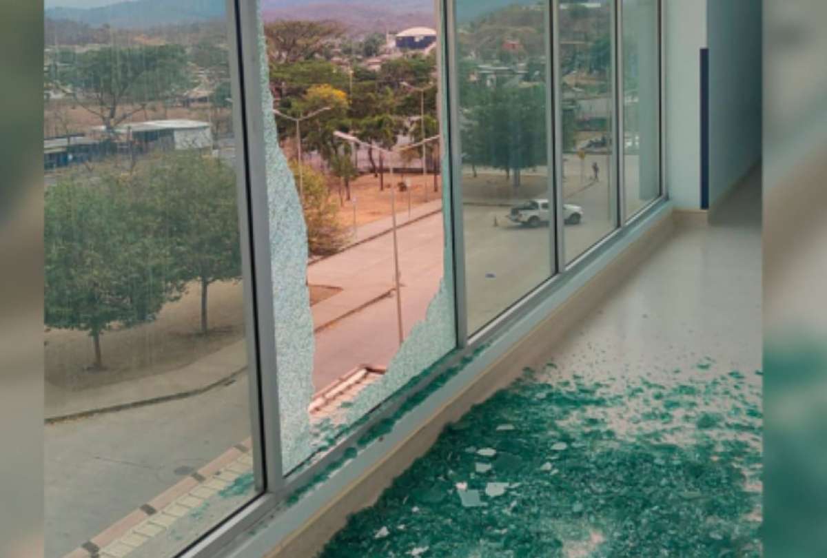 Se confirma balacera frente al hospital Monte Sinaí
