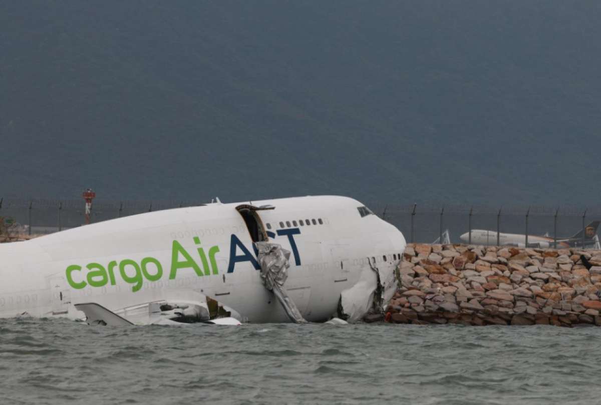 Investigan la pérdida de control de un Boeing 747-481 de carga al aterrizar en Hong Kong