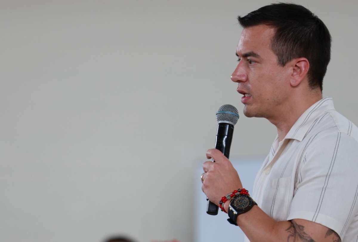Noboa invita al sector privado a pagar el décimo en noviembre