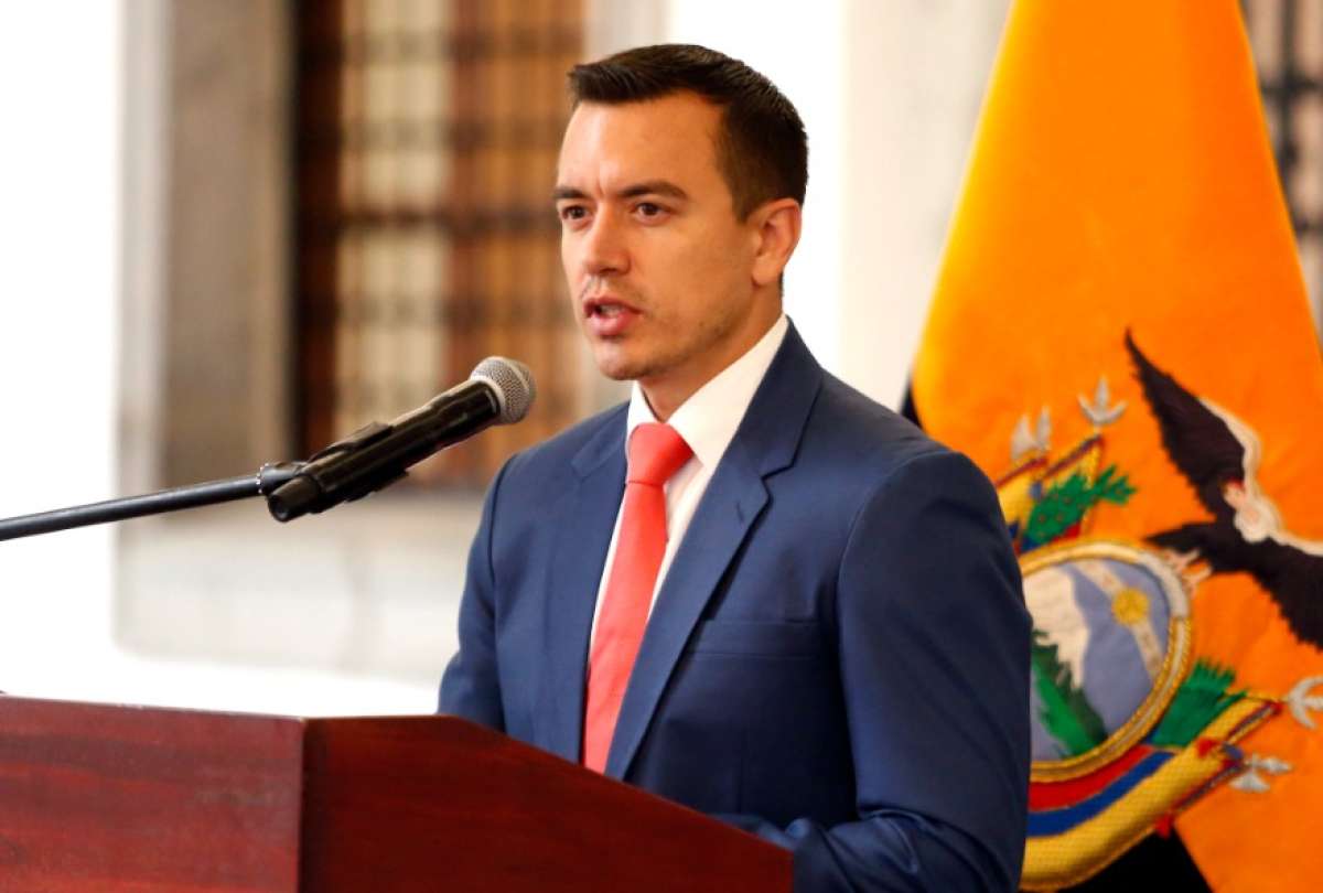 Annabella Azin, Niels Olsen y Diana Salazar, los candidatos para la posible nueva Constituyente