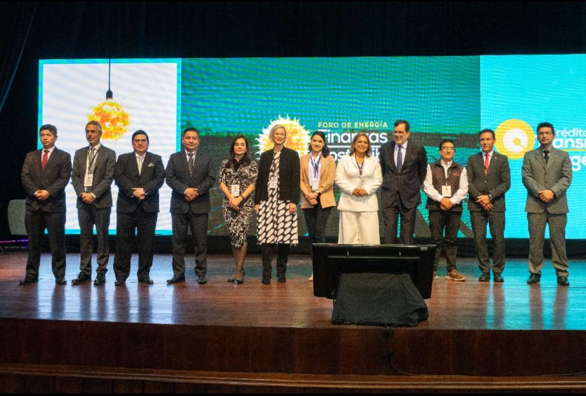Foro “Finanzas Sostenibles” de BanEcuador une a líderes regionales y lanza crédito clave para la transición energética nacional