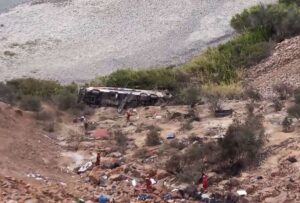 Tragedia en Arequipa: al menos 37 personas fallecen en accidente de autobús