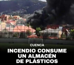 INCENDIO DE GRAN MAGNITUD CONSUME UN ALMACÉN DE PLÁSTICOS EN CUENCA