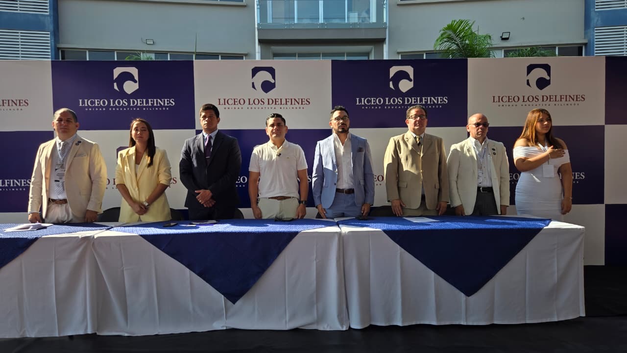 “Liceo Los Delfines… ¡CUNA DE CAMPEONES!”