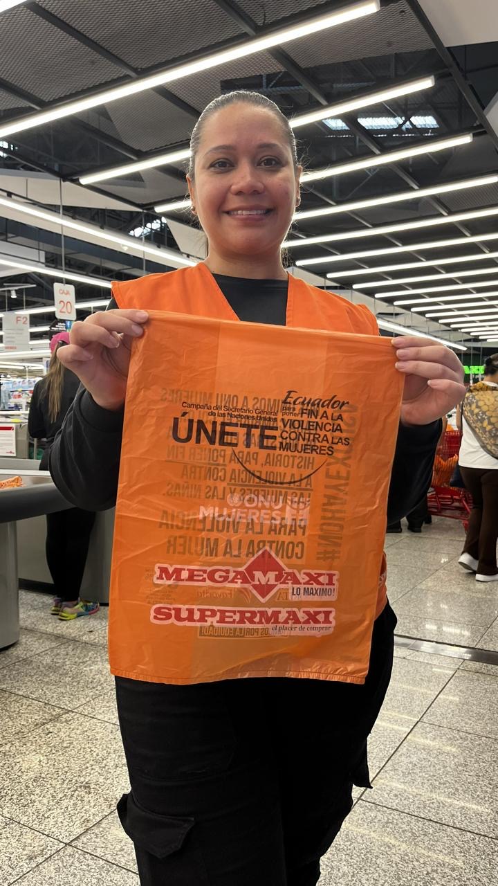 Corporación Favorita cambia el color de sus fundas para sumarse, por séptimo año consecutivo, a la campaña “ÚNETE” de ONU Mujeres